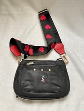 Sac pochette noir Yves Saint Laurent parfums + Pin Authentique