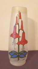 JOMA, très joli vase, en verre dépoli, décor de fuchsias