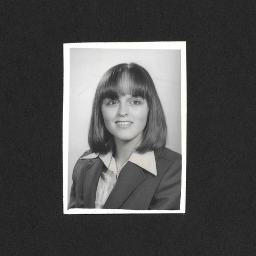 Jeune femme portrait identité