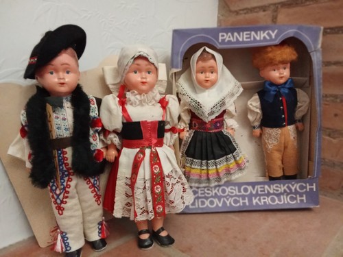 Lot poupees folklorique - de, 4