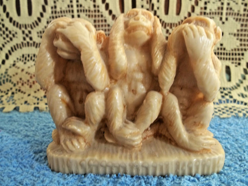 Les trois singes - trois,