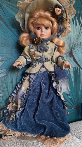Poupee porcelaine de - poupee,