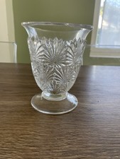 Ancien Vase  en verre moulé