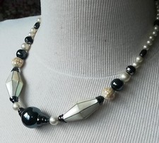 Collier ancien en perles de