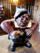 GROS POT A TABAC en grès de Beauvaisis émaillé  début 20em  "homme chieur  !! "