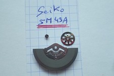 Seiko Kinetic 5M43A : Masse oscillante + roue + vis