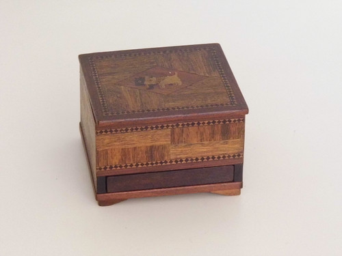 Boite ancienne distributeur - ancienne,