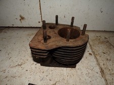 Cylindre moteur fixe ? Info