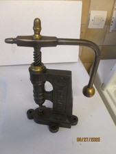 Presse a oeillets DAUDE N°11