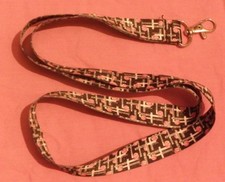 ROSE ROUGE lettre quadrillag