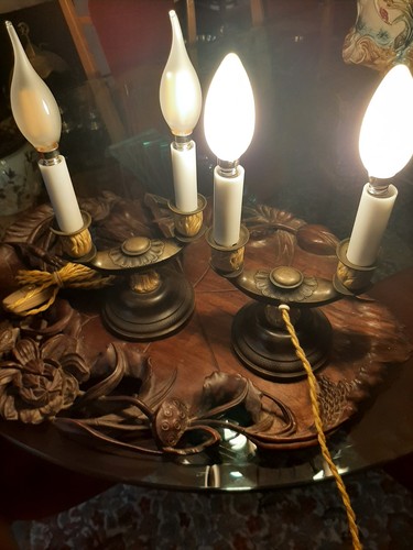 Deux lampes chevets sur - de,