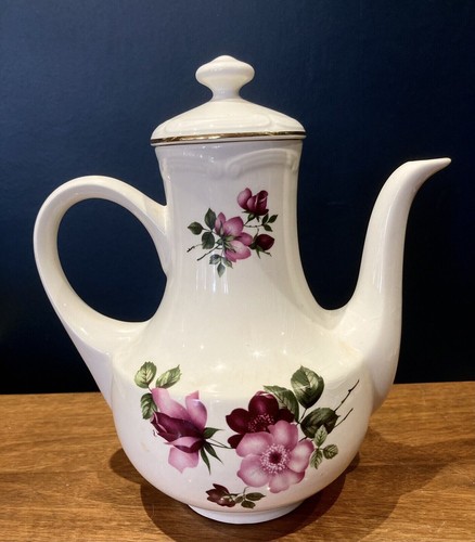 Cafetière ancienne - ancienne, en