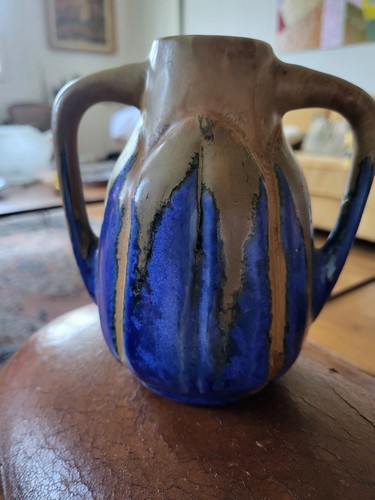 Denbac vase stylisé - •,