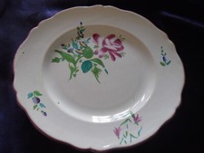 TROIS ASSIETTES  EN FAIENCE DE SAINT CLEMENT DECOR FLEURI 19 IEME 