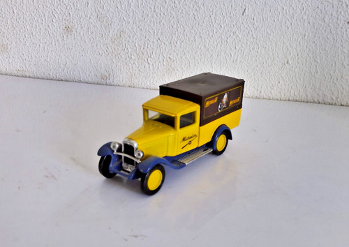 Voiture solido - 1/43,