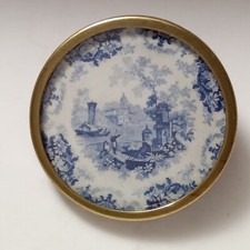 Broche vintage style toile de Jouy bleue, motif ancien, cadre doré