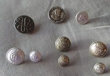 BEAU LOT DE BOUTON - CHEMIN DE