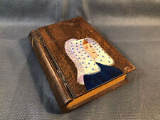 Ancienne boite en bois imitation livre décor Bretonne souvenir Saint Trojan