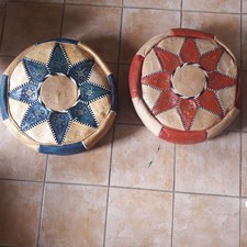 2 poufs orientaux cuir très peu servis 18cmx50 cm