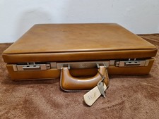 Attaché Case/ Malette Favo En