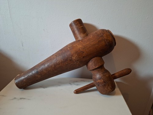 Enorme robinet bois pour - enorme,