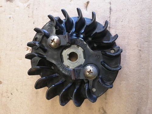 Volant moteur - , (origine)