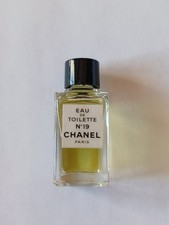 Miniature de Parfum Eau de toilette  N° 19 de Chanel edt 4 ml plein sans boite