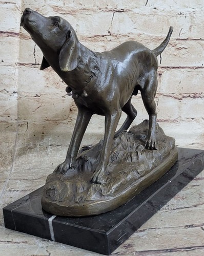 Statue chien chasse - de,