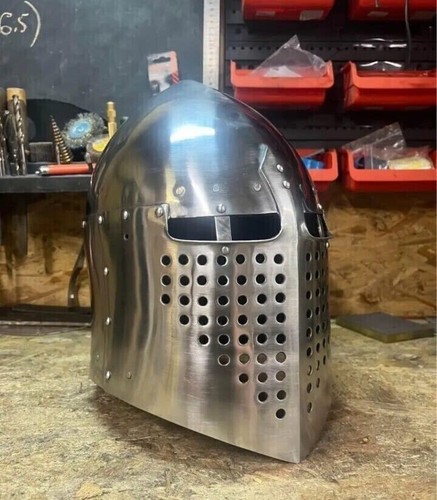 Casque médiéval lar grand - lar,