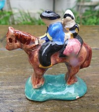 STATUETTE CAVALIERS BRETONS KERALUC PRES QUIMPER LES MARIES BRETONS A RESTAURER