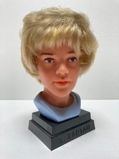 Buste Figurine Starfan's Sylvie Vartan sur socle plastique 16cm