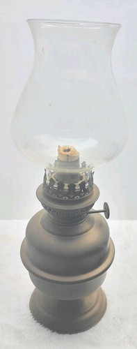 Ancienne lampe pétrole - à, en