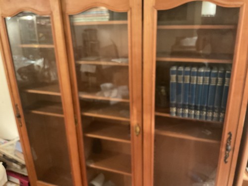 Vitrine trois portes - vitrine,