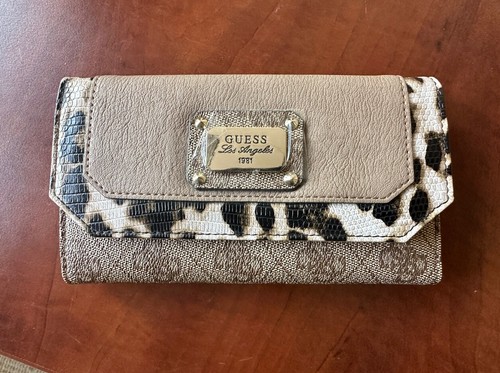 Nwot rare style - guess, los
