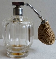 Superbe flacon à parfum vaporisateur en cristal de BACCARAT vers 1930 Art Deco