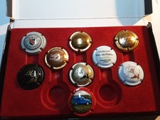 9 capsules de champagne Vesselle Et Mougin  DIFFÉRENTES, Support Non Fourni 