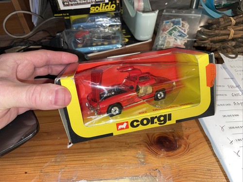 Corgi mercedes 300 - mercedes,