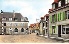 PLOUBALAY - Place du Marché - Moto