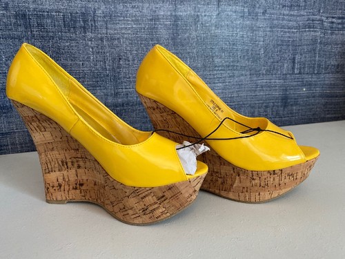 Dots wedge shoe heel - sz,