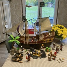 Playmobil bateau de pirate 5135 avec personnages et accessoires Soldat Trésor