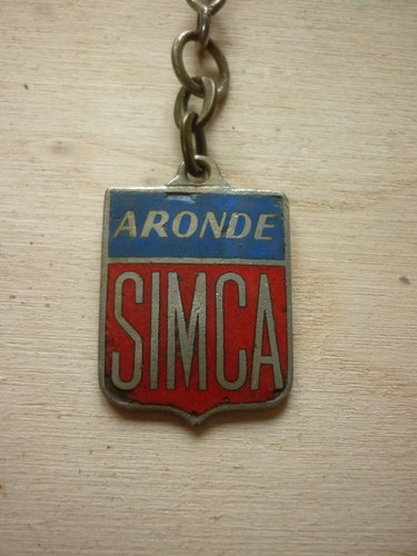 Ancien porte clé - ancien, émaillé