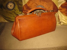 Ancienne sacoche de médecin