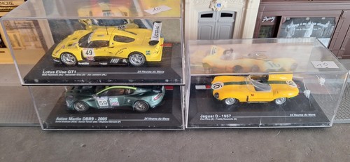 Lot trois miniatures - trois,