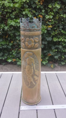 Rare grosse douille - , obus