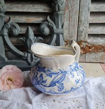 ANCIEN BROC TERRE DE FER DECOR FLEURS BLEUES