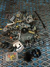 LOT DIVERSES PETITES PIECES. TRONCONNEUSE DEBROUSSAILLEUSE STIHL HUSQVARNA..