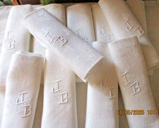 11 SERVIETTES DE TABLE