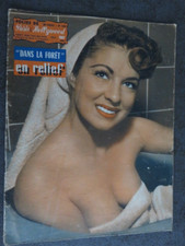 revue folies de  paris Hollywood numéro 100 avec lunettes 3D