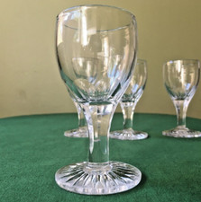 4 verres en cristal taillé