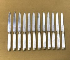 12 couteaux à entremet LEON LAMBERT manches en nacre et vermeil Couvert 19,5 cm